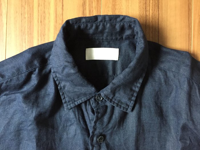 ネイビーのリネンシャツのエイジング（経年変化）状況 襟