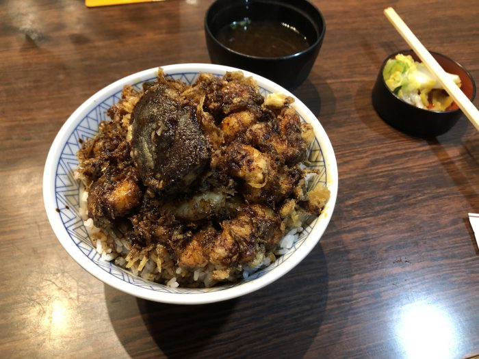 光村（みつむら）｜新橋で海老かき揚げ丼ランチ～黒くて塩っ辛いタレが好みでした